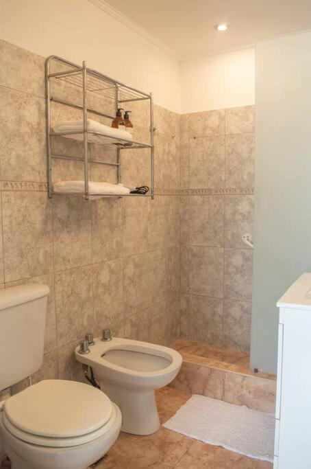 Hermoso Y Comodo Alojamiento Con Patio En Nunez บัวโนสไอเรส ภายนอก รูปภาพ